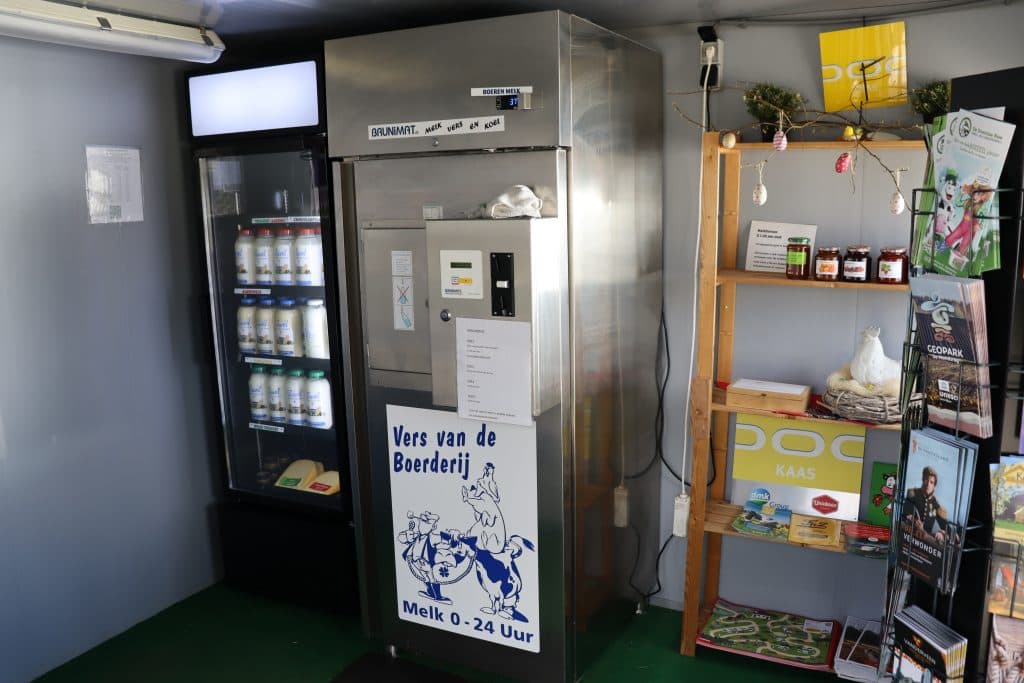Melktap met verse melk van eigen koeien, 0-24 uur
